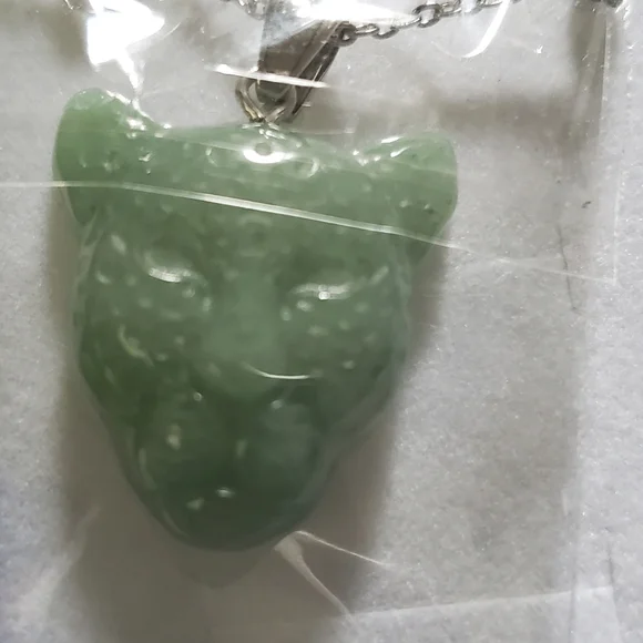 Natural Genuine Green Aventurine Leopard heads - Picture 2 of 8